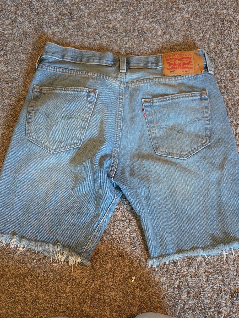 STUNNING 501 Levi's 9" DISTRESSED FRAYED JORTS